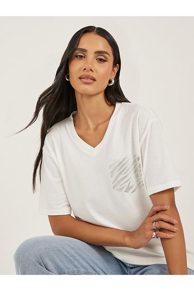 Styli Women White Oversized Zebra Foil Print Mock Pocket T-Shirt