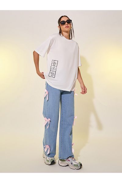 Styli Women White Graphic Print Short Sleeve Oversized T-Shirt