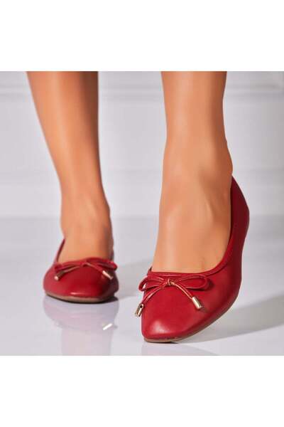 Joana Balerini dama Piele Ecologica Bordo Yazan