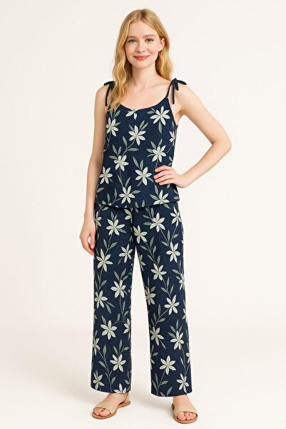 PEMBİŞ HOMEWEAR Bürümcük Askılı Mavi Çiçekli Pijama Takımı