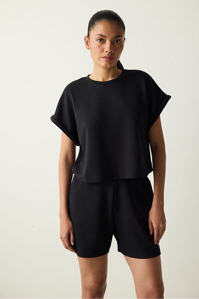 Penti Schwarzes T-Shirt mit Rundhalsausschnitt und seidigem Gefühl