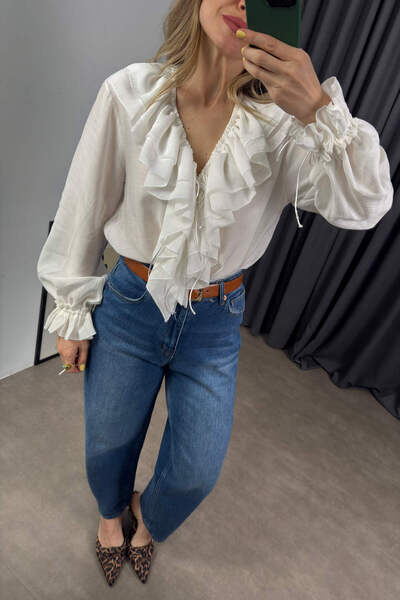 Sue Store Λευκή σατέν μπλούζα σιφόν με βολάν με κορδόνια