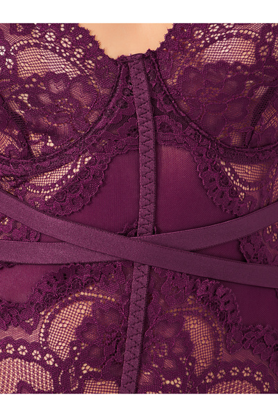 Styli Scallop Edge Lace Underwired Bodysuit with Briefs and Garter