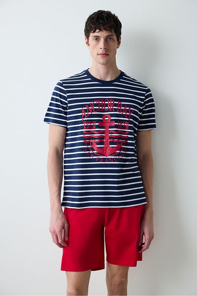 Penti Mehrfarbiges Pyjama-Set mit gestreiftem Anker und Shorts