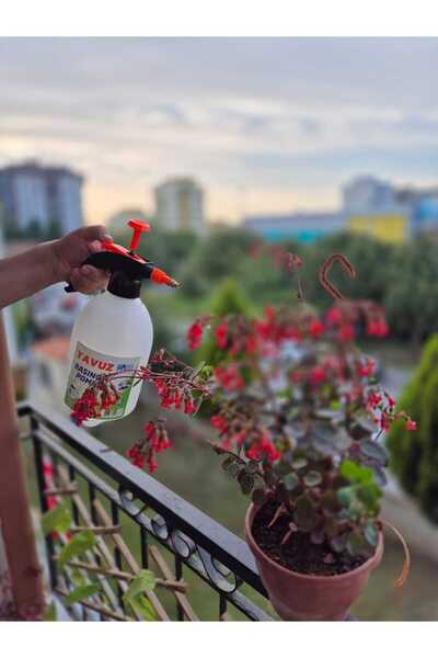 LEVA Pressurized Water Pump 2Lt Plant Watering and Spraying Pump White Orange