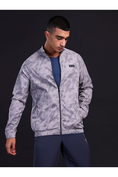 Technosport By Styli جاكيت رياضي رجالي مطبوع بقصّة Slim Fit ورقبة دائرية مع TS FLEXI
