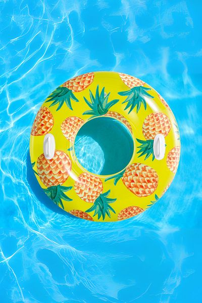 TUENGİ STORE 9+ Years Strawberry Patterned Grip Bagel Inflatable Sea Pool Adult and Children's Ring 107 cm