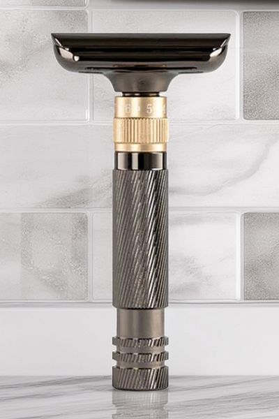 Qualis Q19 Adjustable Full Metal Manual Shaver + 5 Pieces Leaf Razor