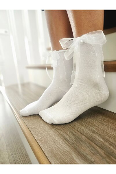 DİLARRA Boutique Fehér hosszú zokni masnival