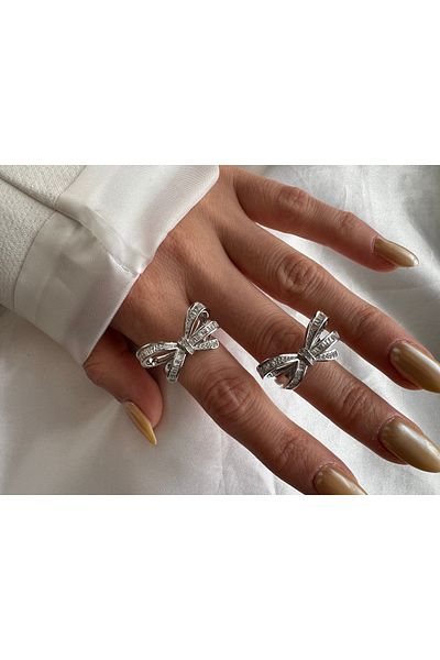 Petra Jeweils Silver Steel Ring with Bow Stone