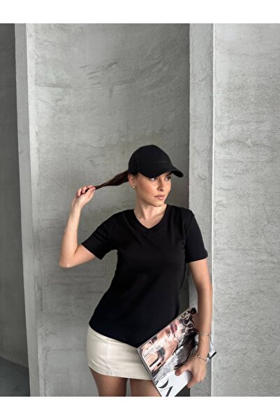 Basic T-Shirt V yaka