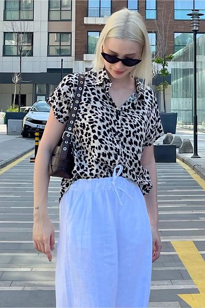 Madmext Dámská košile Ecru s leopardím vzorem - krátký rukáv, MG2098