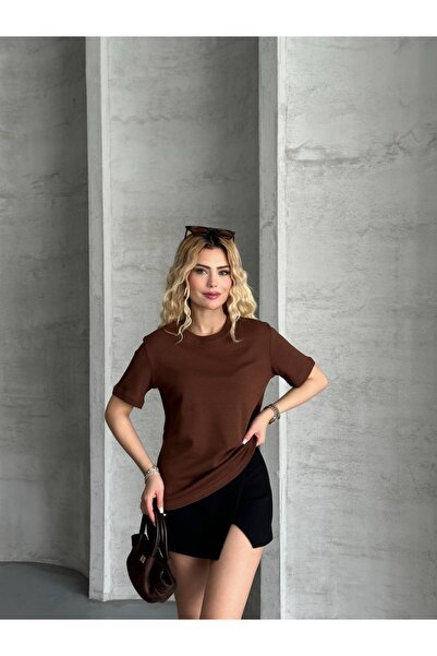 Basic T-Shirt
