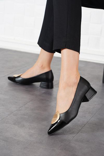 Moda Pie Polena Black Patent Leather Women's Heeled Shoes - Round Buckle Design