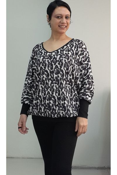 Mertcan Butik Black Ecru Smoked Print V-Neck Skirt Long Sleeve Pleated Viscose T-Shirt with Sleeves Cuffs