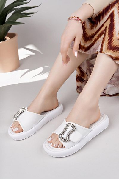 Demashoes Papuci cu talpă ortopedică confortabilă cu cataramă din piatră albă
