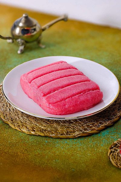 ULUDAĞOĞULLARI Halva Unbaked Cheese with Raspberry - 1 kg