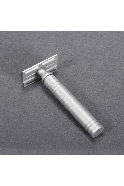 Choice ماكينة حلاقة فضية CNC للرجال يدوية آمنة ذات حافة مزدوجة من سبائك الألو...