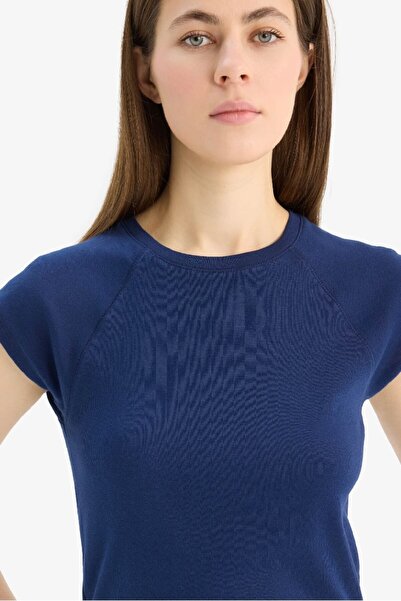 DeFacto Slim Fit Tričko Slim Fit Crew Krk s krátkým rukávem C7334Ax24Sm