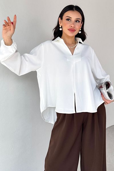 Cappmoda BLZ-13190 Λευκή μανίκια ελαστική μπλούζα με σχίσιμο μπροστά με λαιμόκοψη