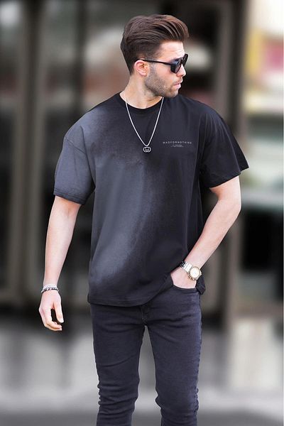 Madmext Ανδρικό T-shirt με λαιμόκοψη σε μαύρο χρώμα 7028
