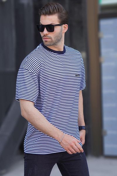 Madmext Tricou pentru bărbați cu decolteu triplu cu dungi bleumarin - mânecă scurtă, detaliu tachelaj 7031