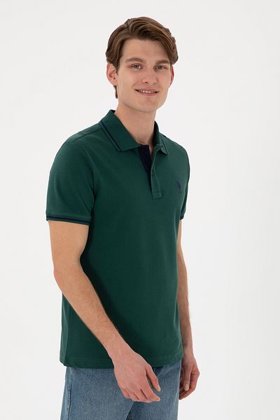U.S. Polo Assn. تي شيرت رجالي بقصة ضيقة وياقة بولو باللون الأخضر الداكن 50305980 -VR079