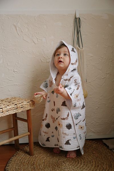 DoDo'S Baby Natural Organic Muslin Magic World Unisex Baby Kids Poncho 4 Layers Ultra Soft Beach Bathrobe Bath