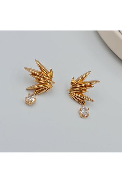 SE Jewellery Collection Selin Ersoy Beam Figured Dangle Earrings – Rose Xuping, Zircon Stone, Does Not Tarnish, Asymmetrical Design (2.9 X 2 cm)