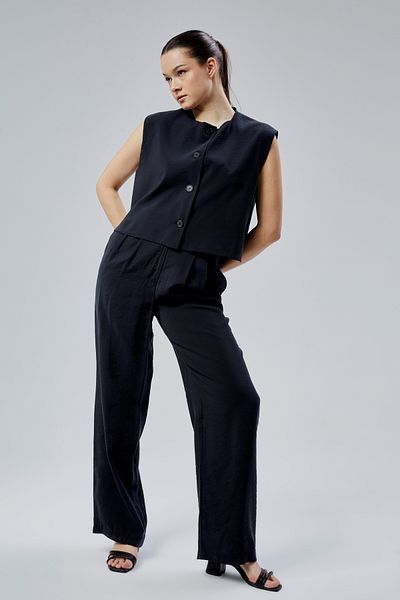 Bolivente Women's Black Relaxed Cut Woven Trousers