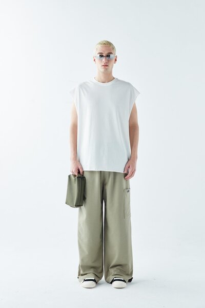 VAMOSCLO بدلة رياضية كبيرة الحجم بجيب جانبي وتفاصيل ساق كاكي