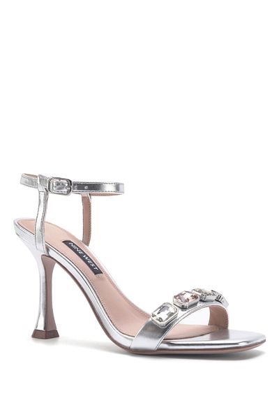 Nine West ASAYEN 3FX - Sandale cu toc pentru femei de culoare argintie
