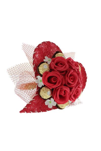 GiftExpress Heart bouquet of red roses with chocolate