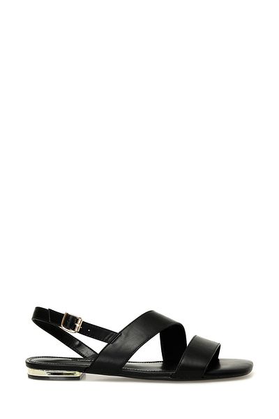 Nine West صندل مسطح للنساء من LOGAN 4FX باللون الأسود