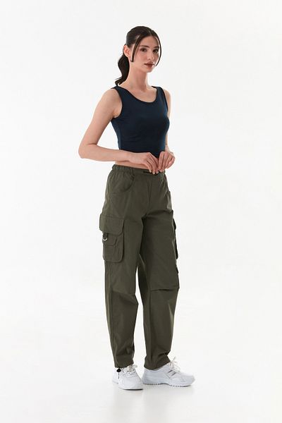 Fulla Moda Υφασμάτινο παντελόνι αλεξίπτωτο με πώματα στη μέση και στα πόδια και τσέπες Cargo