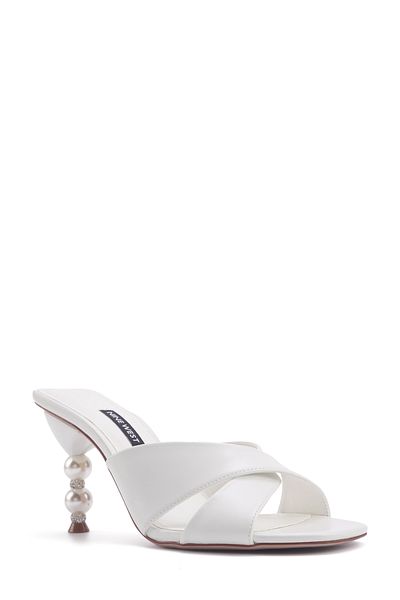 Nine West شبشب نسائي أبيض من LOVELY 4FX