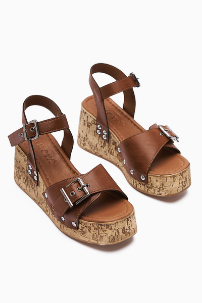 Limoya Jenni Tan Screw Detailed Platform Heeled Women's Sandals