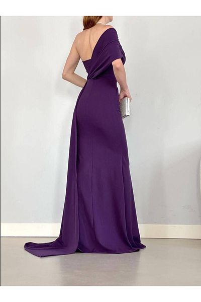 Secret Passion Lingerie Rochie lungă din țesătură creponată, cu un singur umăr, cu detaliu de coadă laterală 583026   684