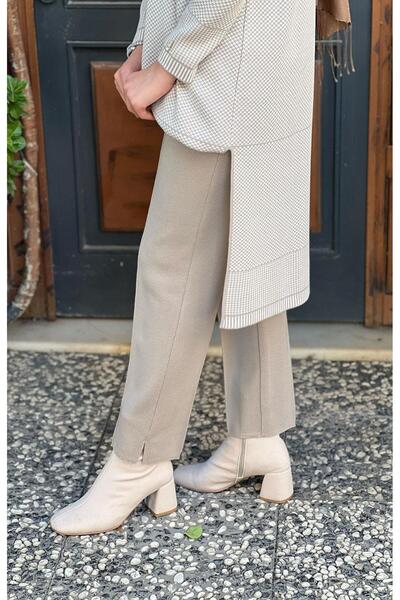 MISS DALIDA MİSS DALIDA بنطال تريكو ذو أرجل ضيقة باللون البيج - T25K-7000