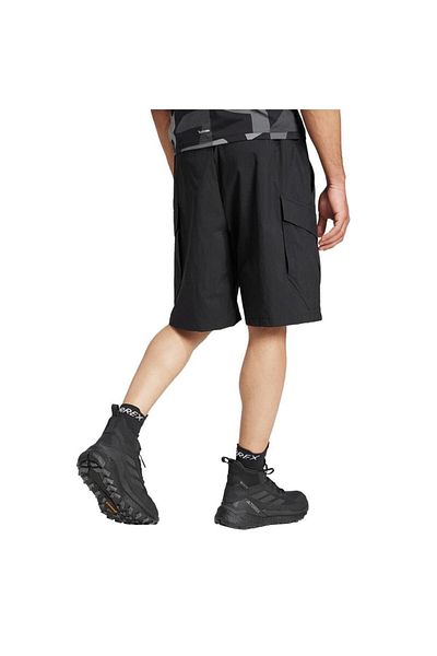 adidas Ανδρικό μαύρο σορτς CARGO SHORTS JE9420