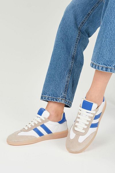Mio Gusto Pantofi sport de damă Tindra din piele naturală Saks culoare albă cu dungi albastre