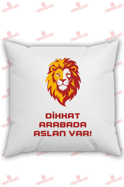Sarı Kırmızı Aslan Temalı Dikkat Arabada Aslan Var Yazılı Taraftar Yastık