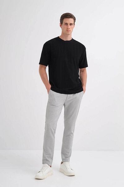 Cazador Tricou negru pentru bărbați cu gât crew 4261