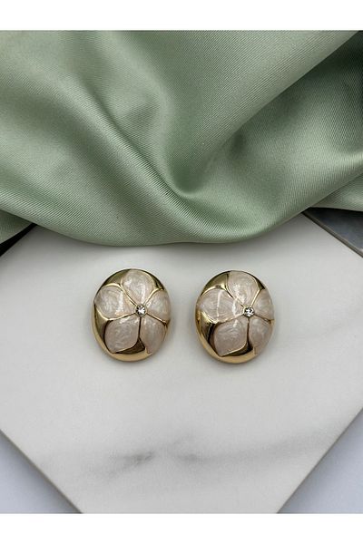 Lumiera Cream Flower Enamel Zircon Solitaire and Gold Gold Detailed Design Earrings