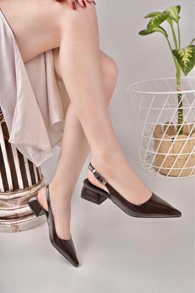 halabi moda حذاء نسائي ذو كعب منخفض من الجلد باللون البني المر