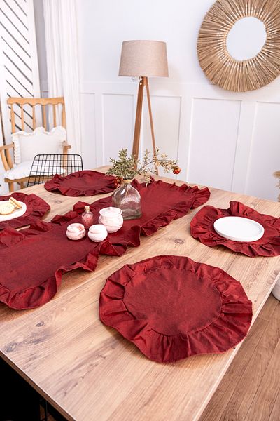 Morlay 5 Piece Ruffle Tableware Presentation Set 4 Pieces of American Service Plates + 1 Piece Ruffle Runner - 40X110 cm