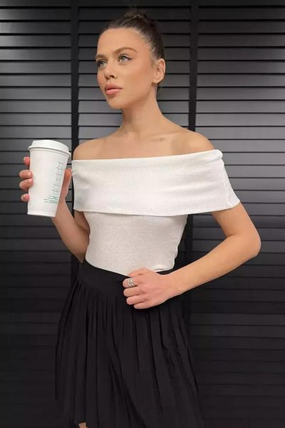 Laviera Women's Ecru Blouse Madonna Collar