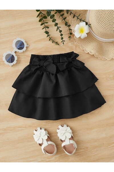 shop Момиче с черна пола