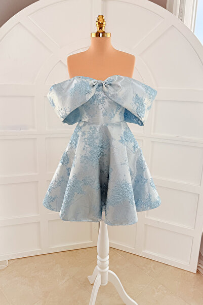 Lenta Moda Buz Mavi Düşük Kol Brokar Kumaş Mini Abiye ve Gece Elbisesi