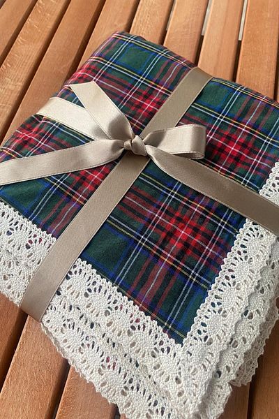 zarafet concept Green Plaid Vintage Nostalgia Tablecloth with Lace Detail